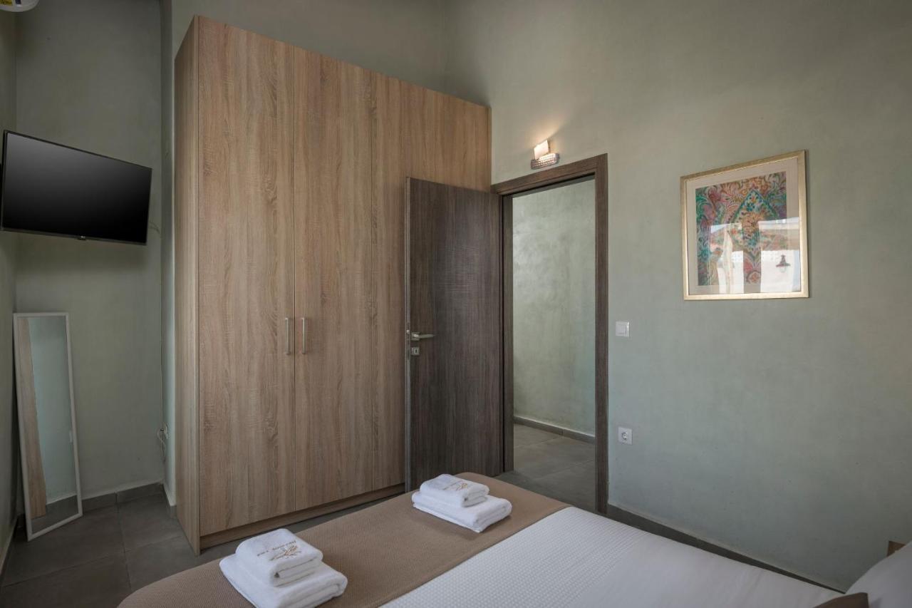 Villa Roxanne Galatás Exteriör bild